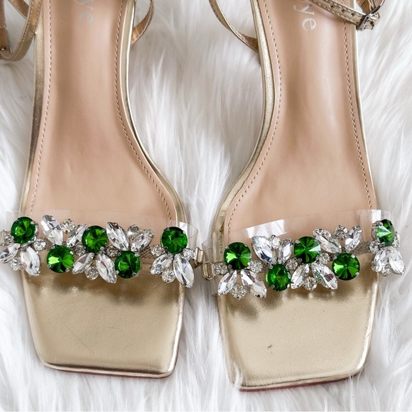Gold and Green Heels with Decorative Embellishments - Picture 3 of 5